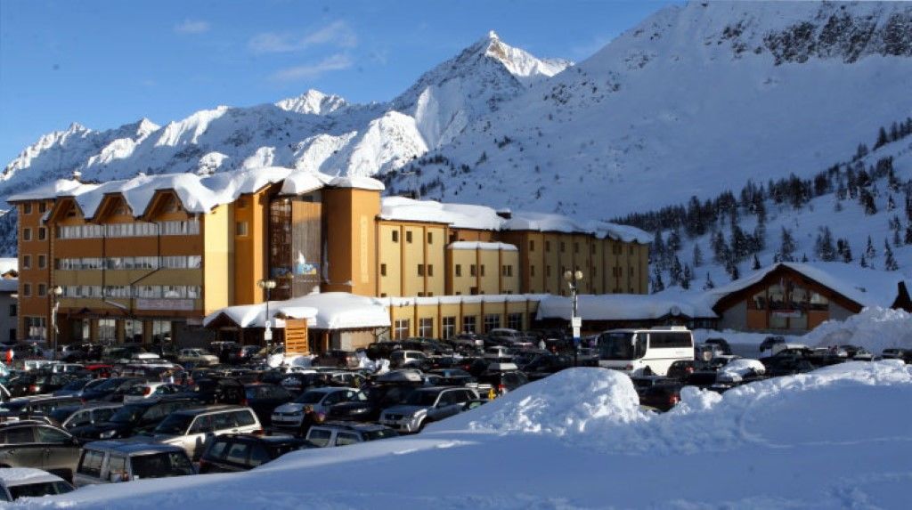 Grand Hotel Miramonti Passo del Tonale Exterior photo